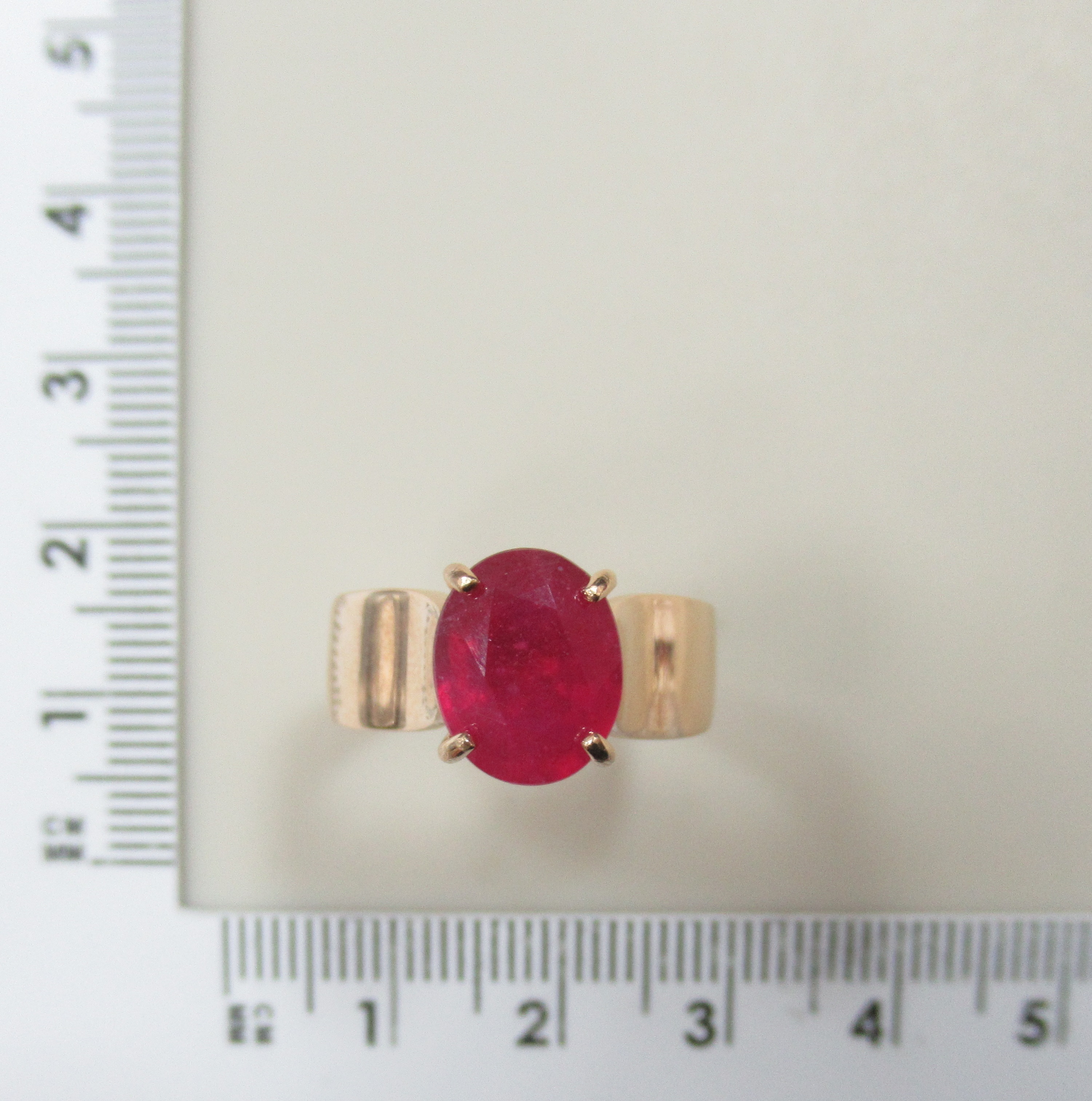 Серебряное кольцо с рубином